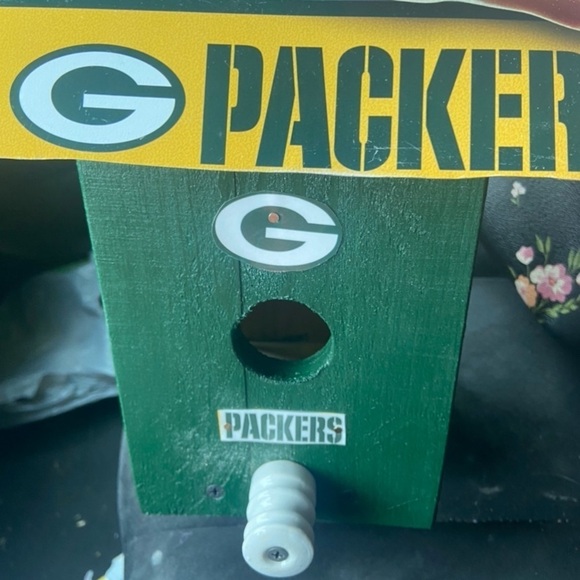 Handmade, Green Bay Packer birdhouse A17 - Picture 1 of 8